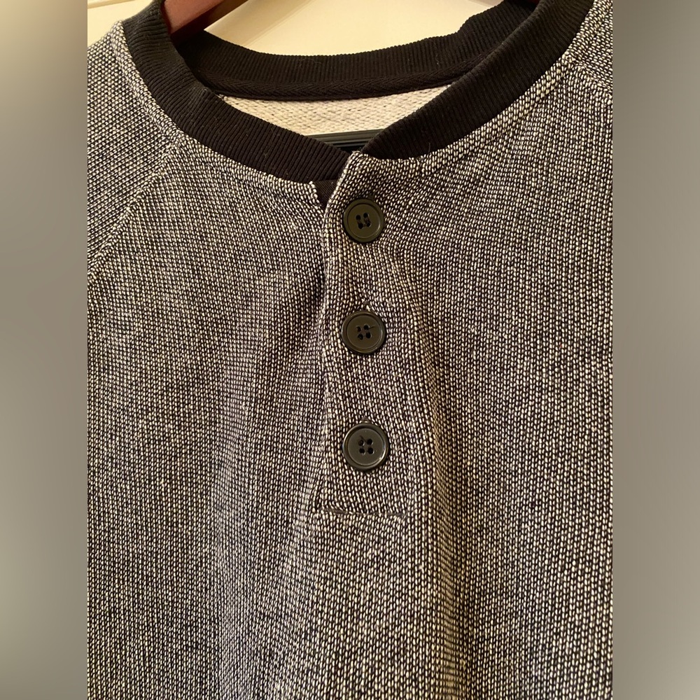 Men’s RVCA Henley pullover. XL. Used.